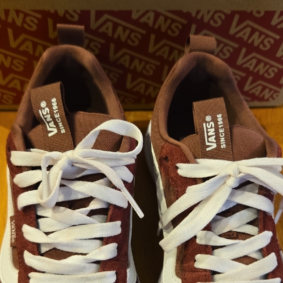 Vans Women's Maroon and White Sneakers - Picture 2 of 8